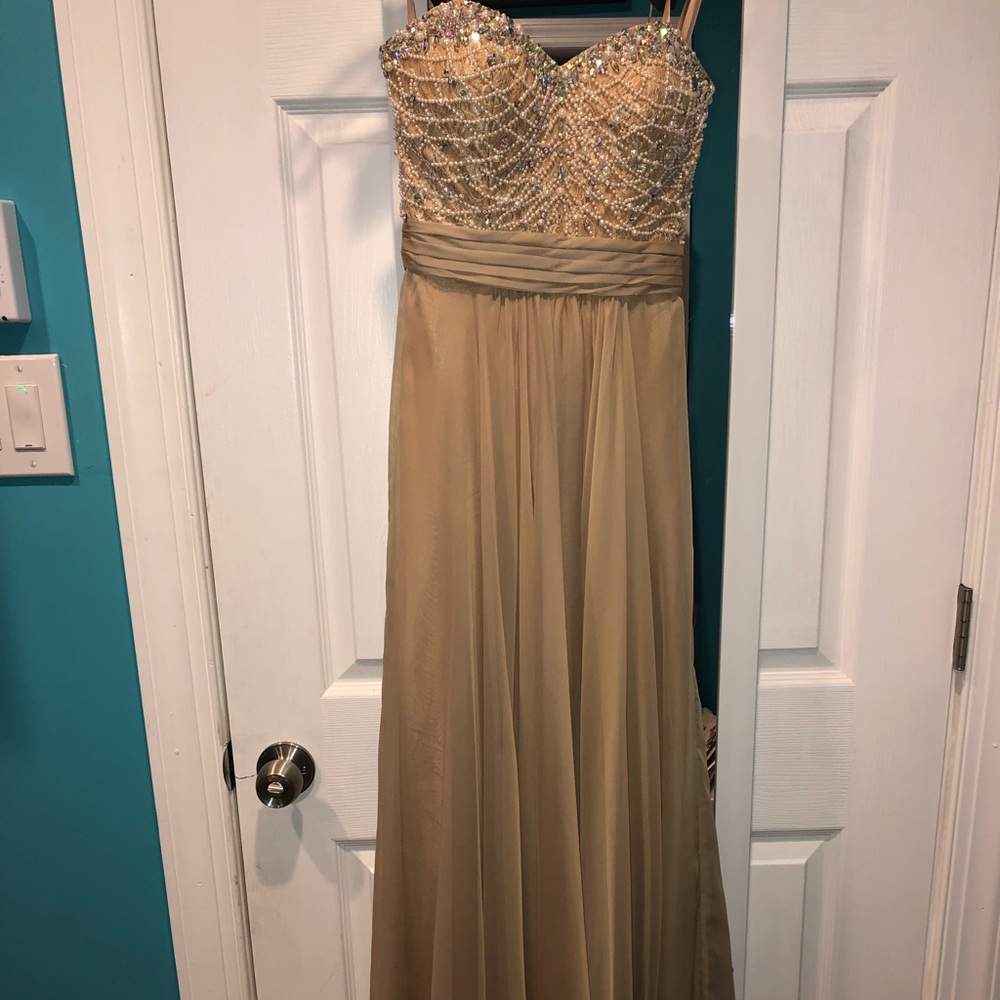 La femme brand new dress